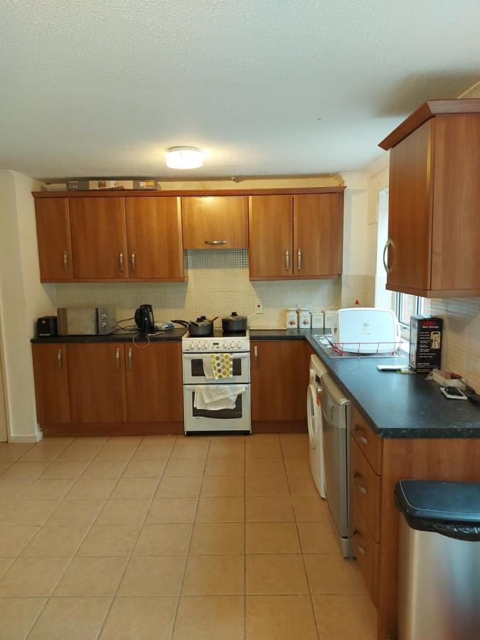 Spacious And Serene Stay Near Milton Keynes Centre Willen ภายนอก รูปภาพ