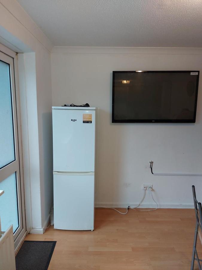 Spacious And Serene Stay Near Milton Keynes Centre Willen ภายนอก รูปภาพ