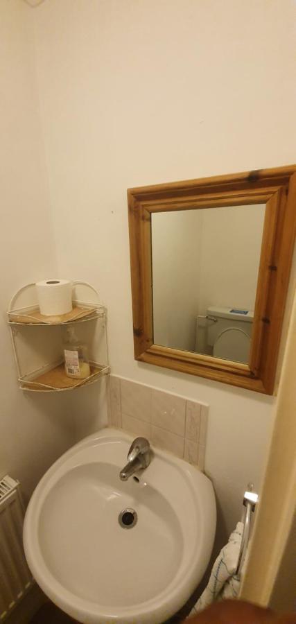 Spacious And Serene Stay Near Milton Keynes Centre Willen ภายนอก รูปภาพ