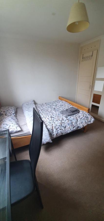 Spacious And Serene Stay Near Milton Keynes Centre Willen ภายนอก รูปภาพ